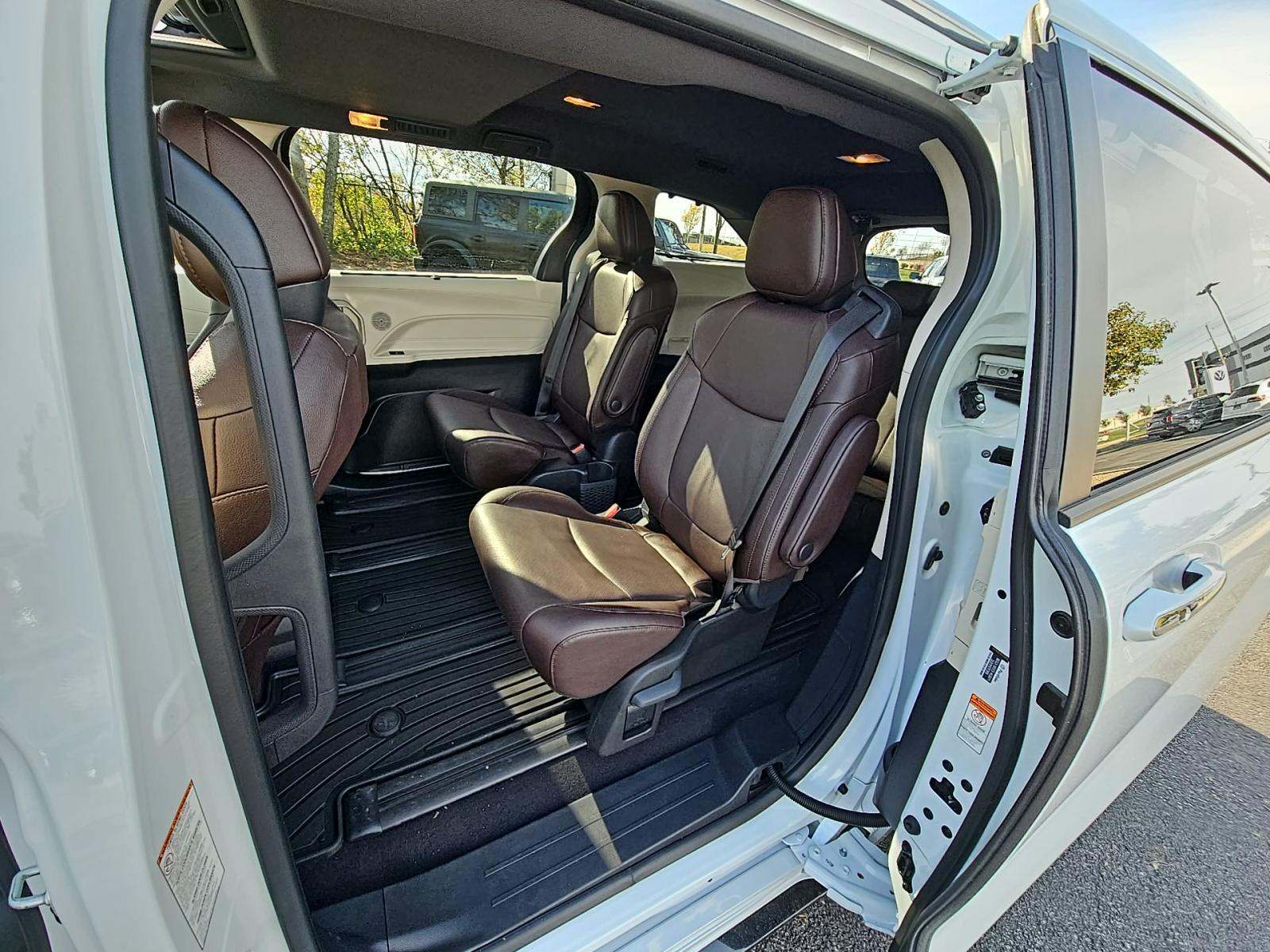 2024 Toyota Sienna Platinum AWD