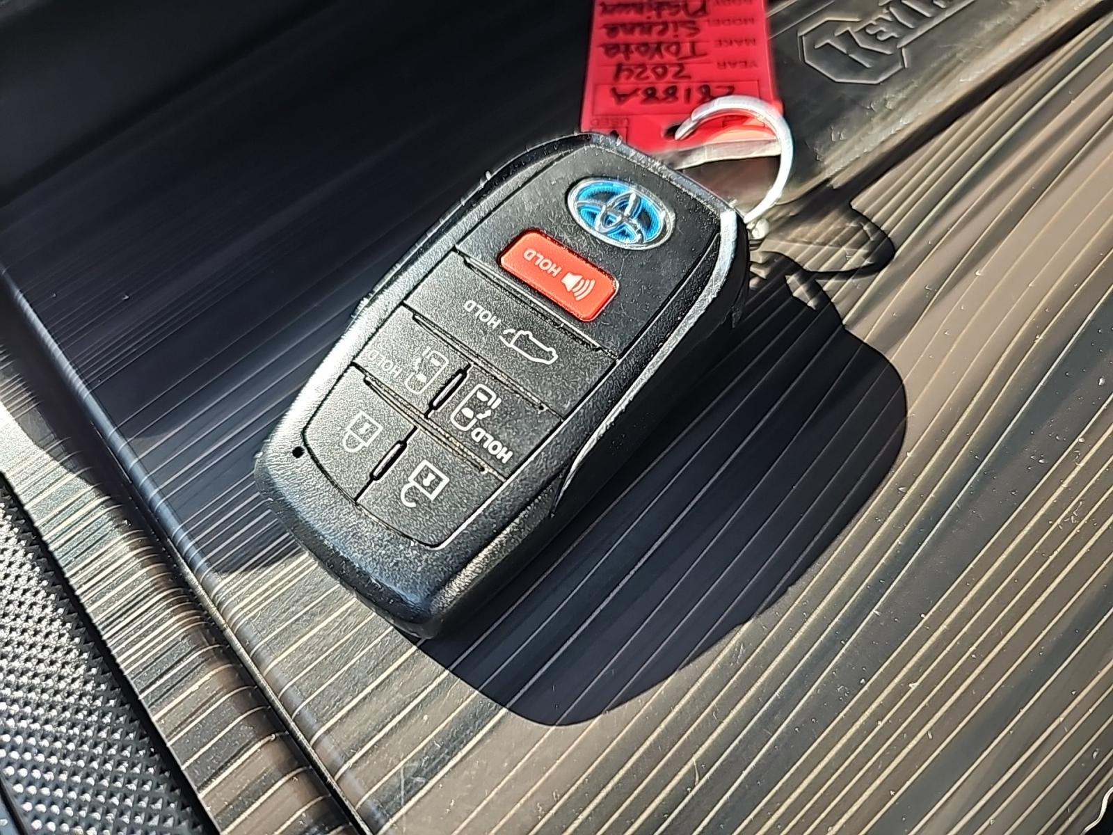 2024 Toyota Sienna Platinum AWD