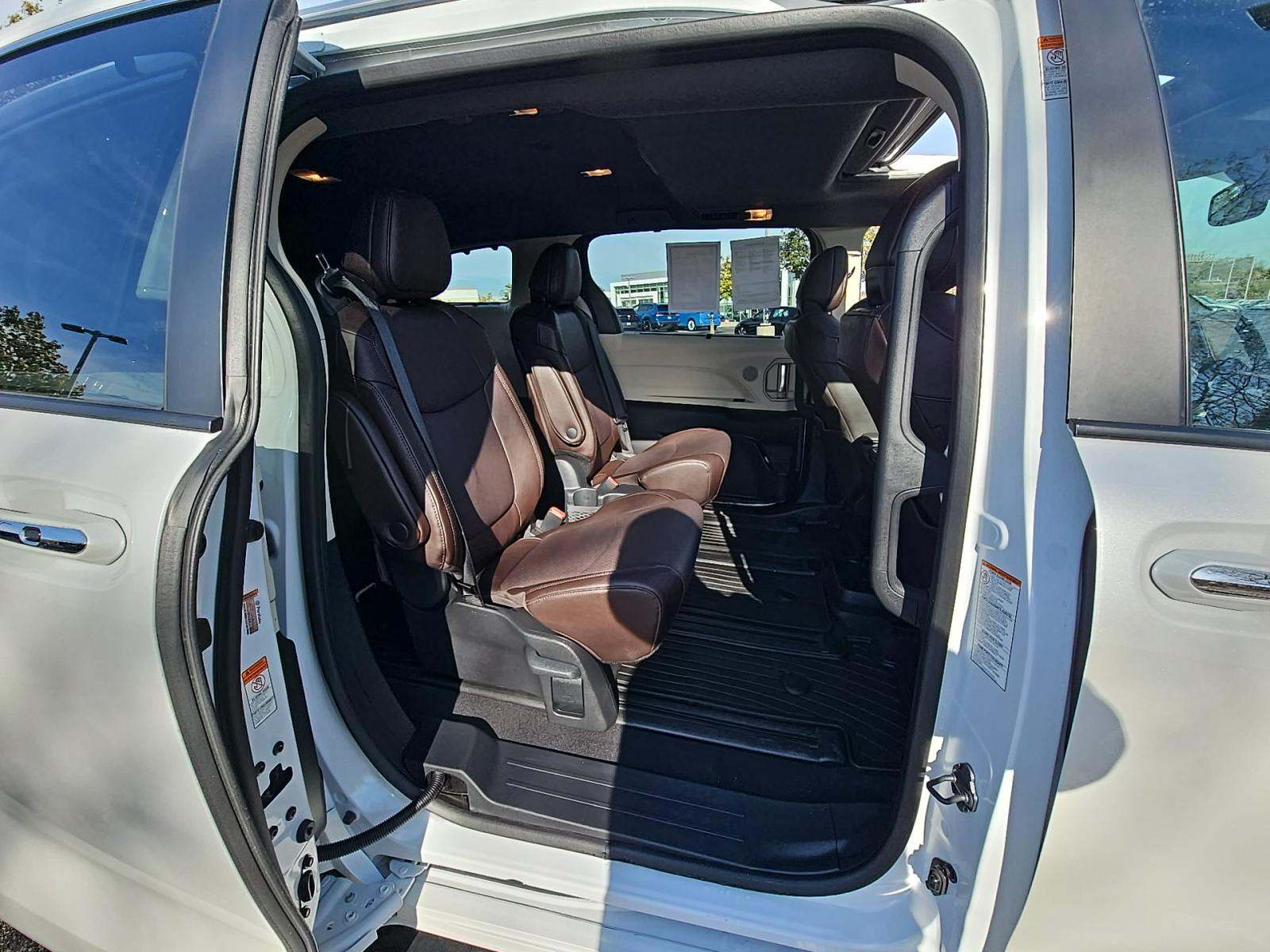 2024 Toyota Sienna Platinum AWD