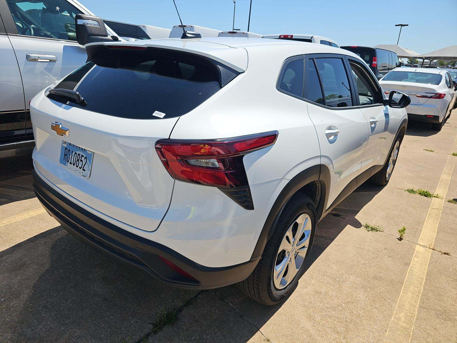 CHEVROLET TRAX - 3