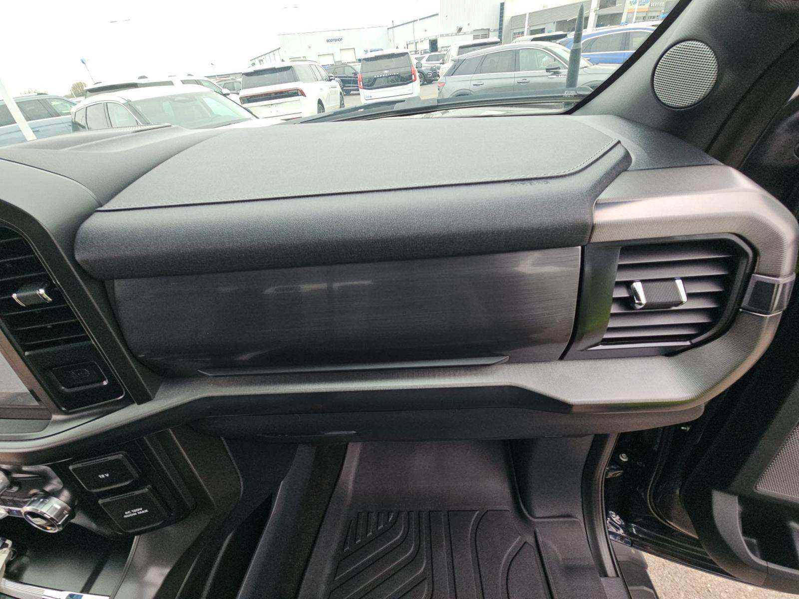 2025 Ford F-150 Lariat AWD