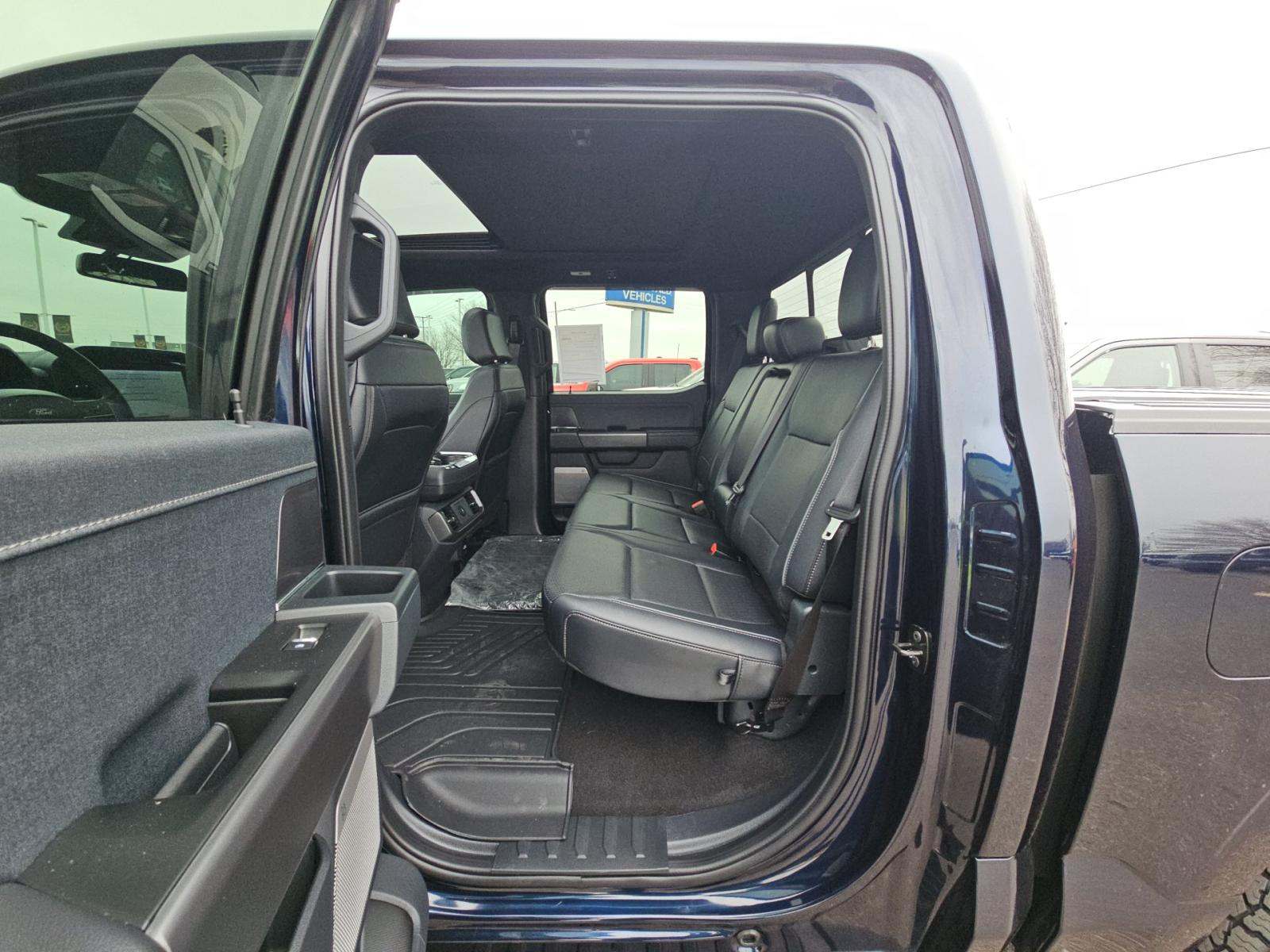 2025 Ford F-150 Lariat AWD