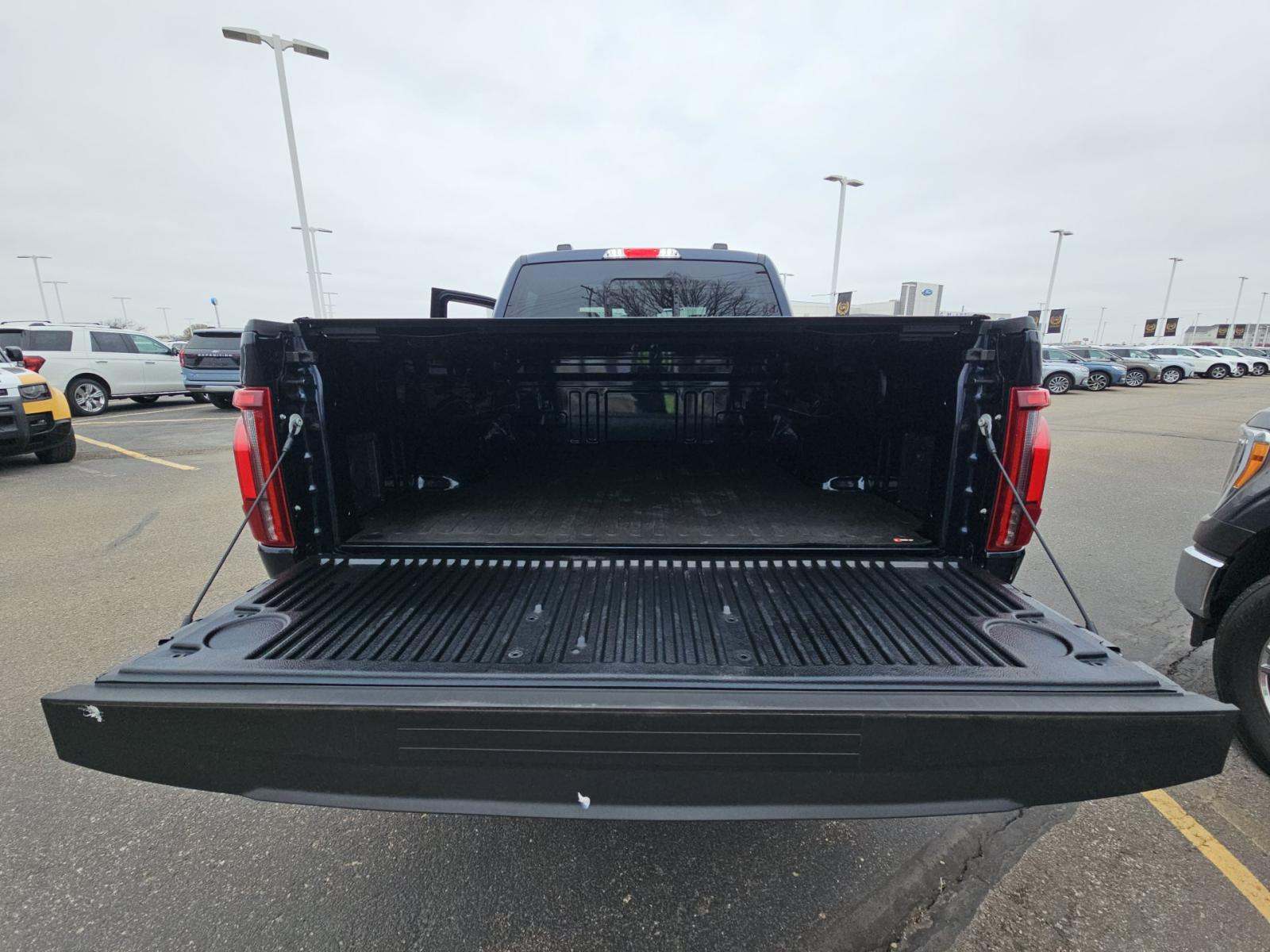 2025 Ford F-150 Lariat AWD