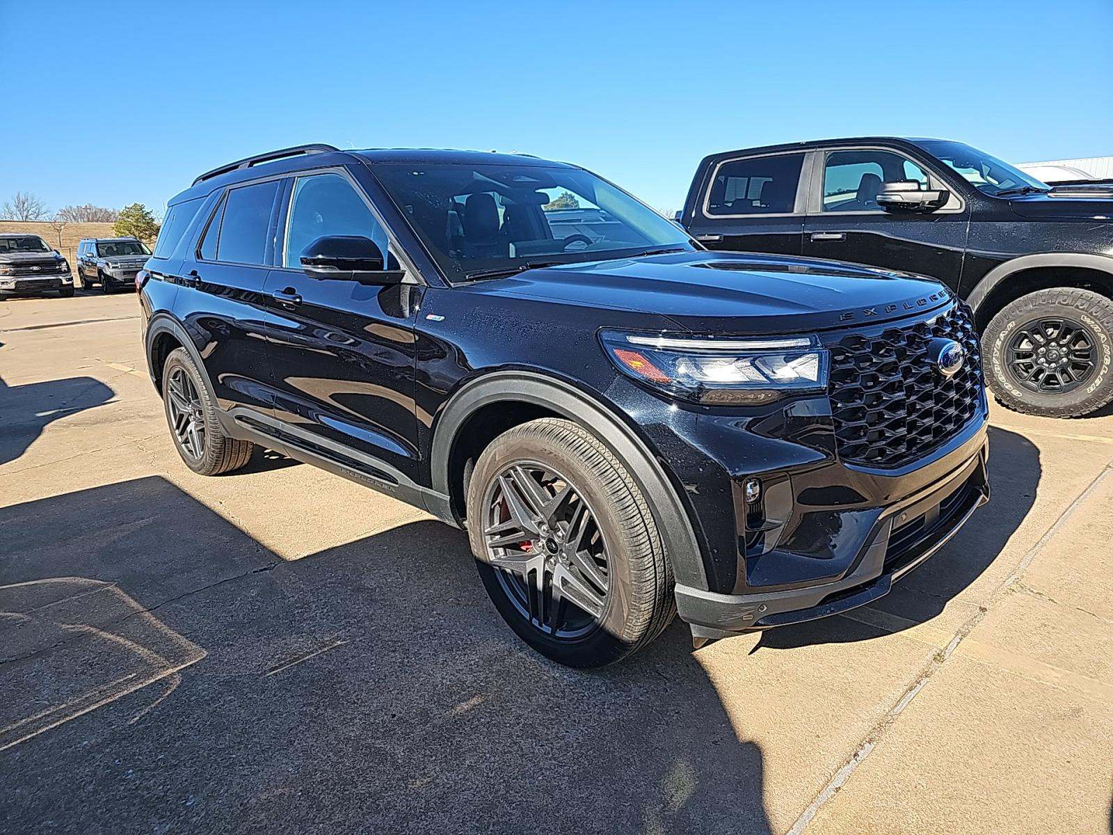 2025 Ford Explorer ST-Line AWD