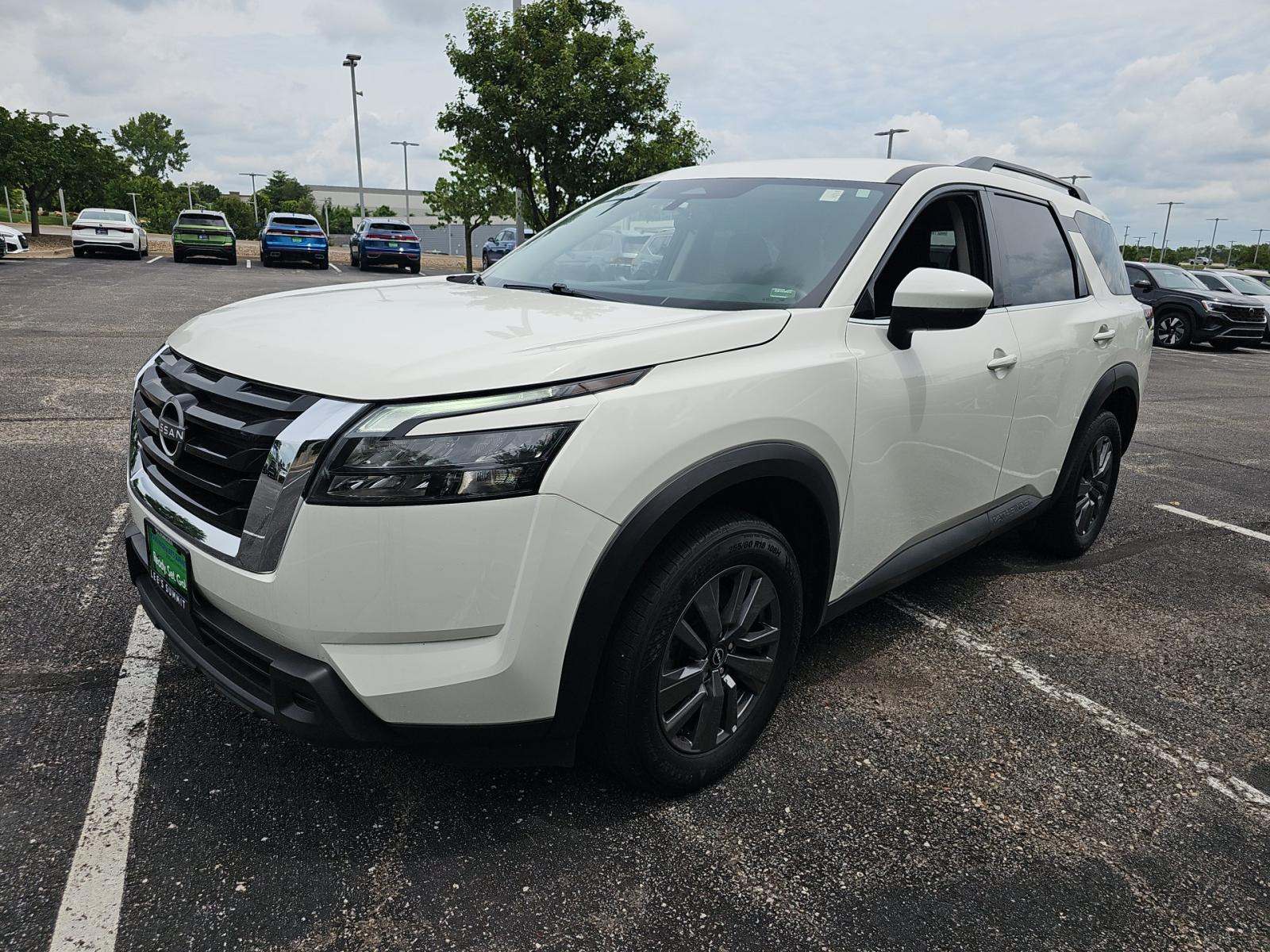 2025 Nissan Pathfinder SV AWD