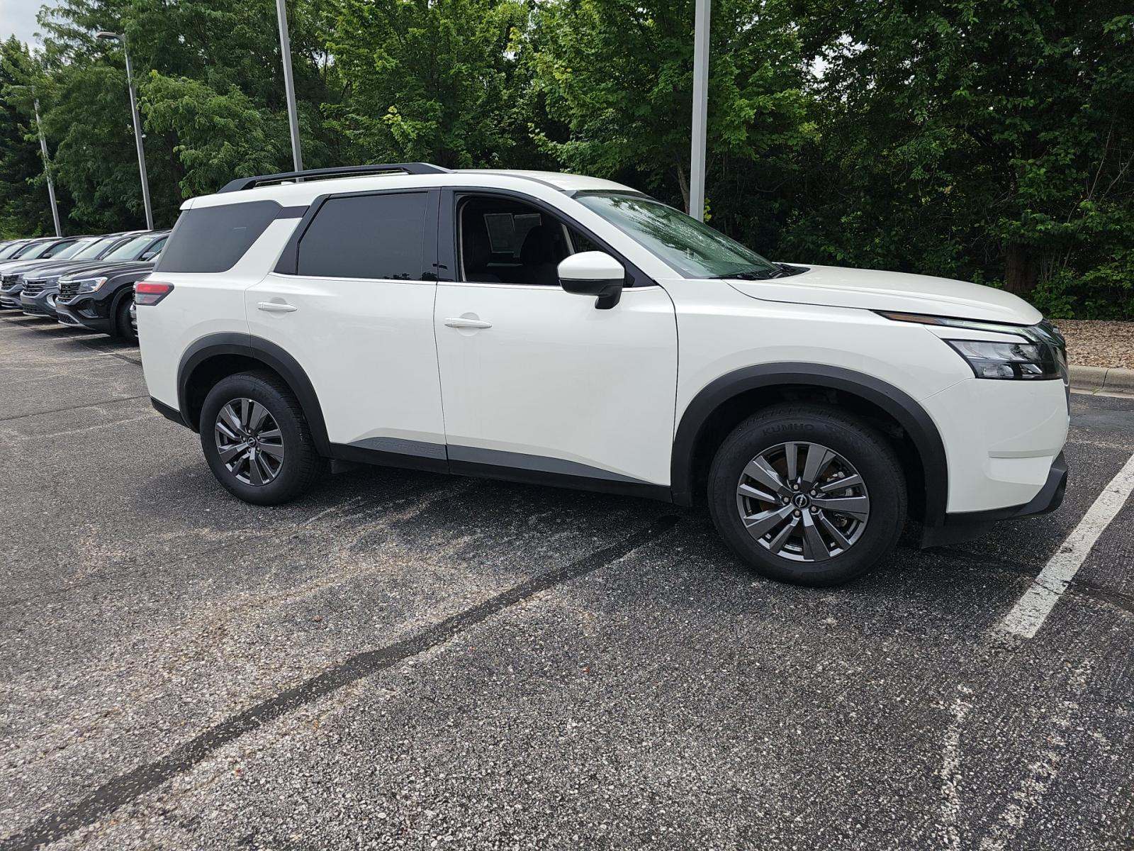 2025 Nissan Pathfinder SV AWD