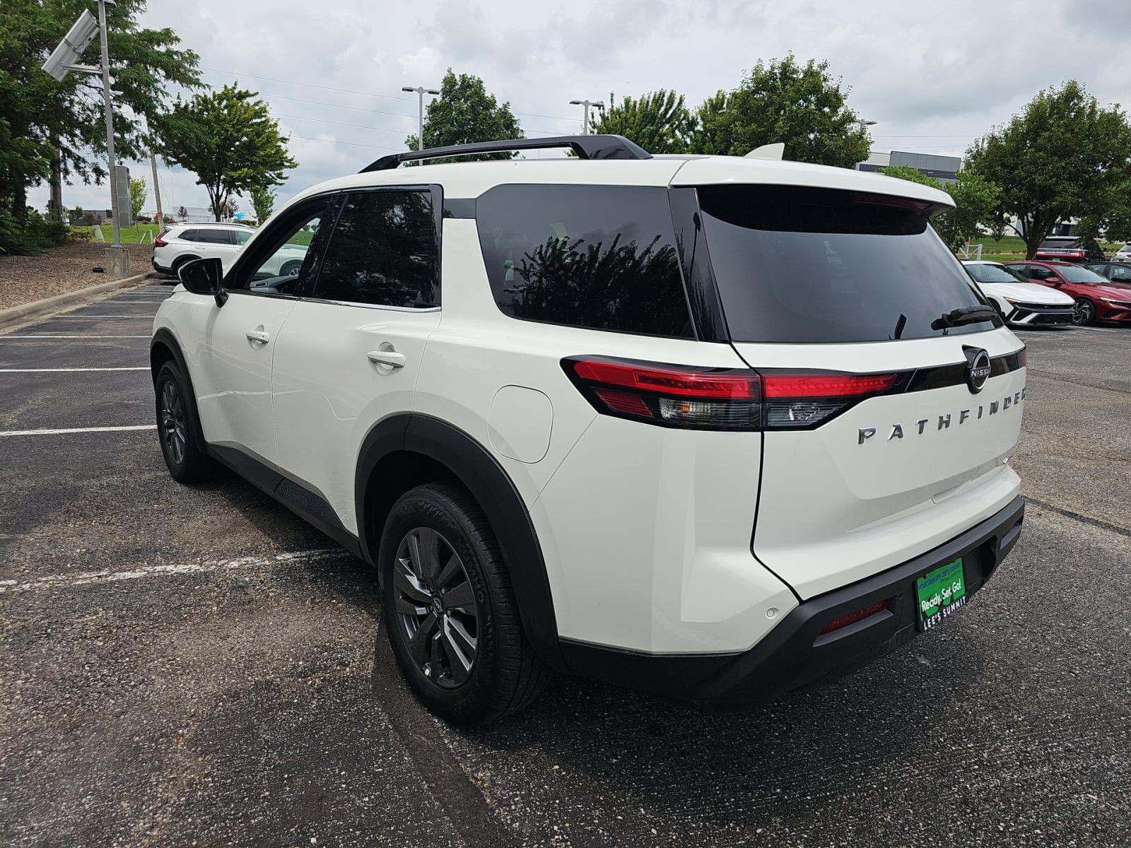 2025 Nissan Pathfinder SV AWD