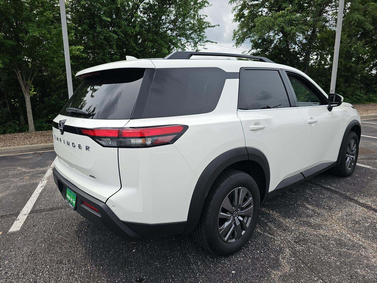 2025 Nissan Pathfinder SV AWD