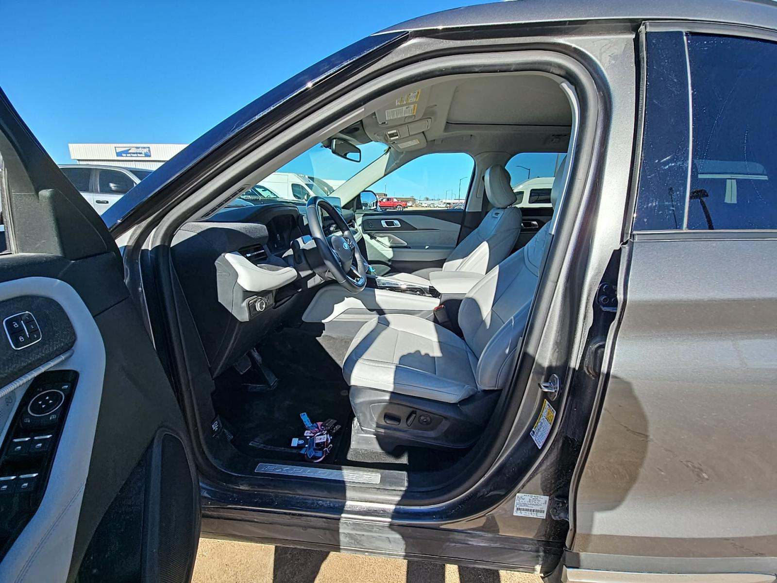 2025 Ford Explorer Platinum AWD