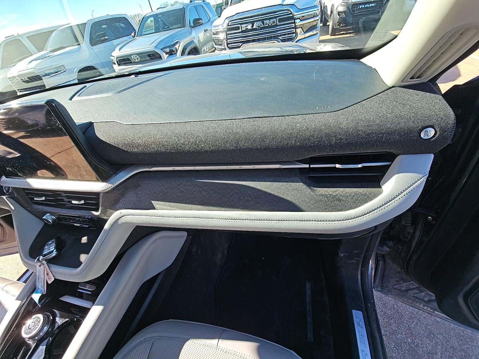 2025 Ford Explorer Platinum AWD