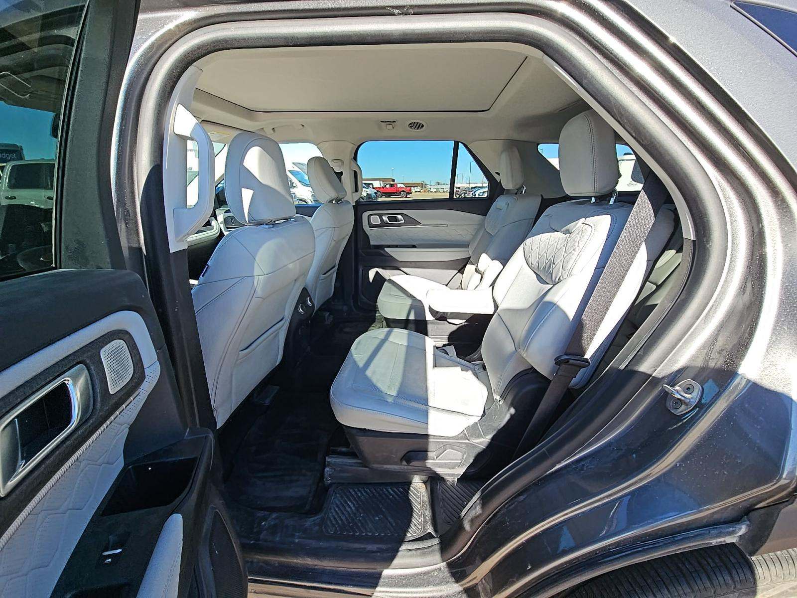 2025 Ford Explorer Platinum AWD