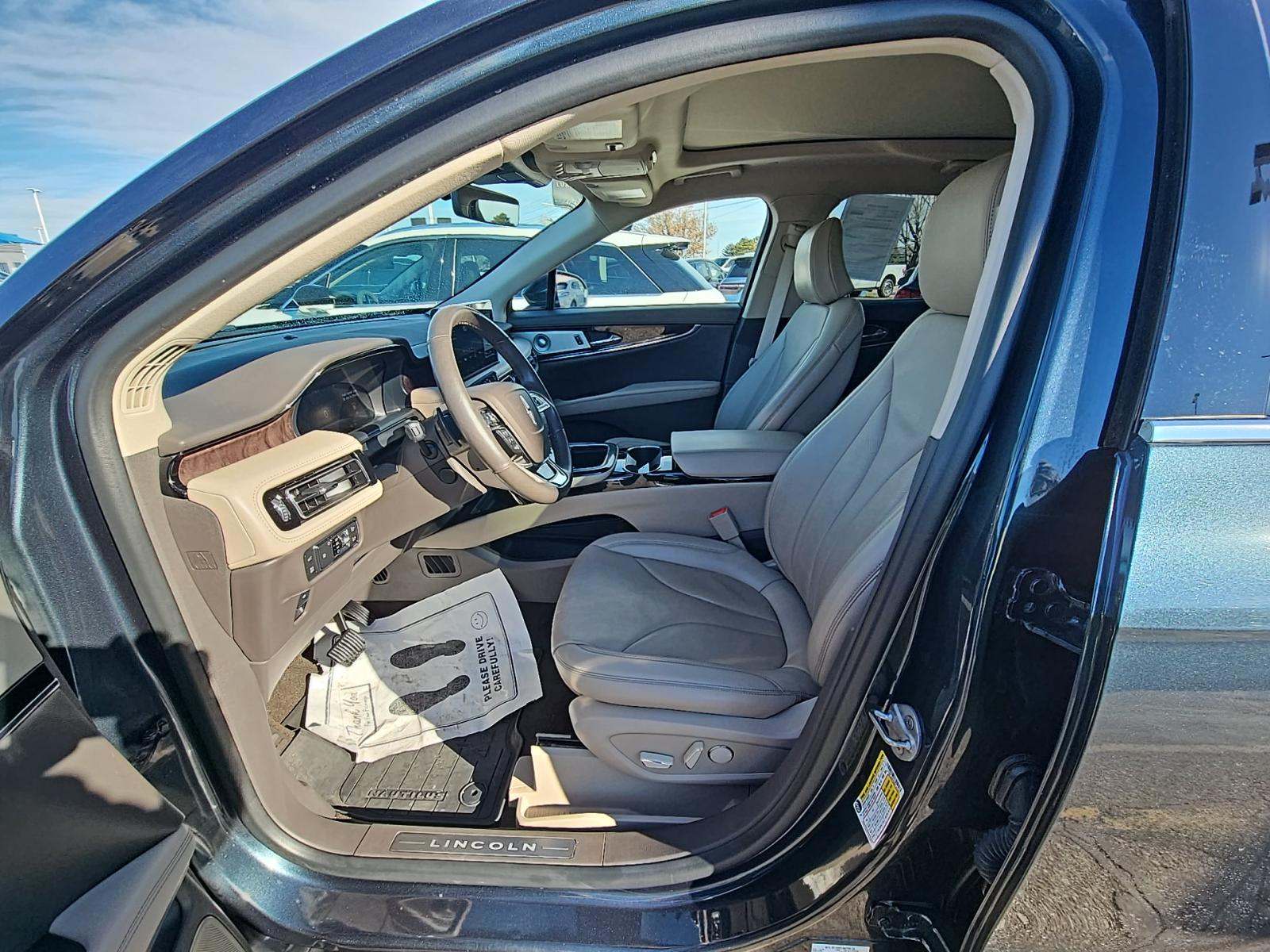 2022 Lincoln Nautilus Reserve AWD