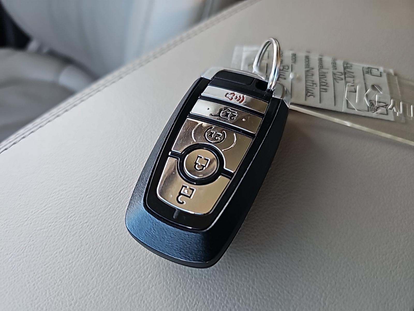 2022 Lincoln Nautilus Reserve AWD