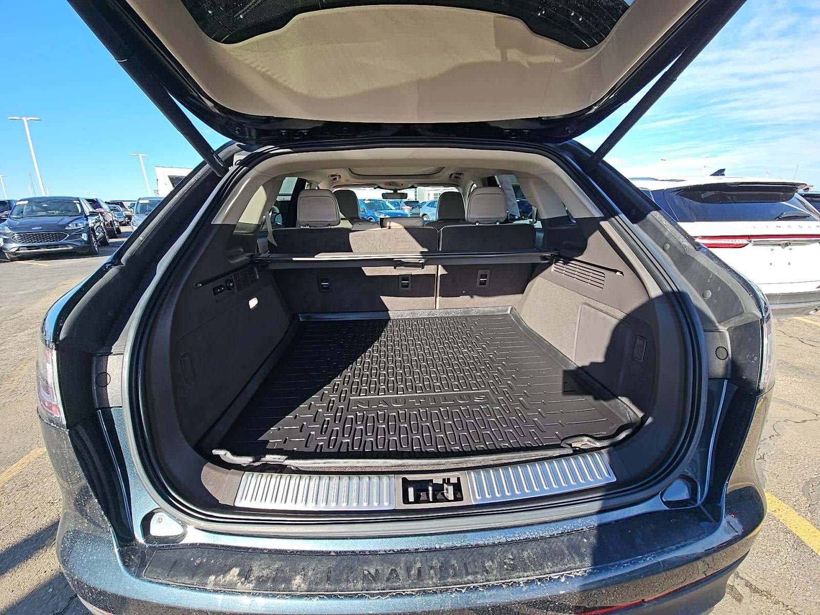 2022 Lincoln Nautilus Reserve AWD