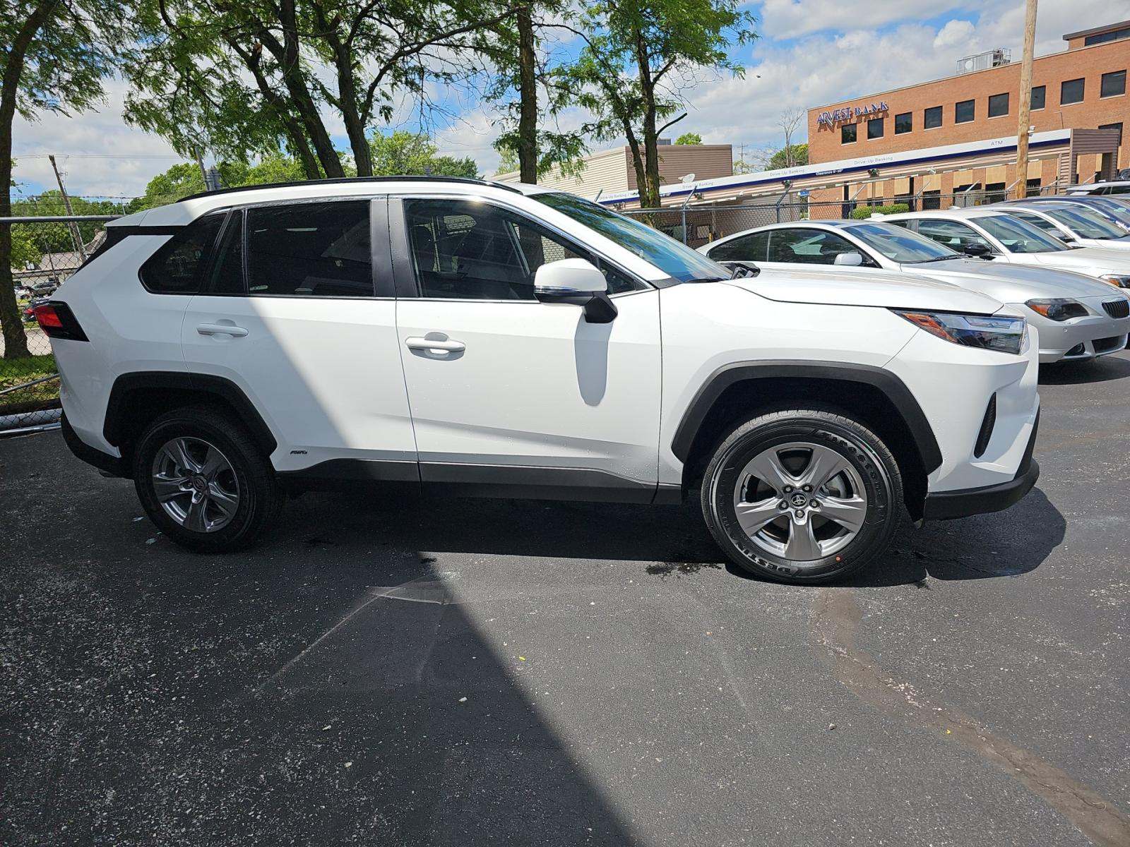 2025 Toyota RAV4 Hybrid XLE AWD