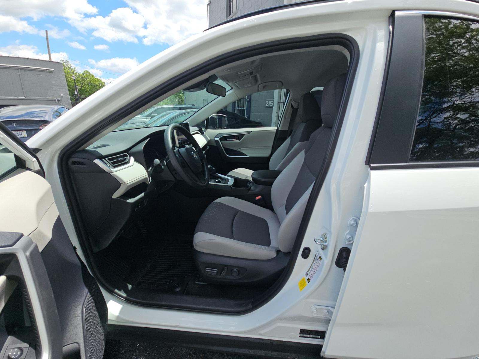 2025 Toyota RAV4 Hybrid XLE AWD