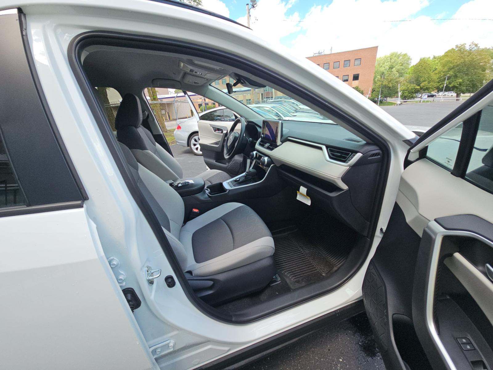 2025 Toyota RAV4 Hybrid XLE AWD