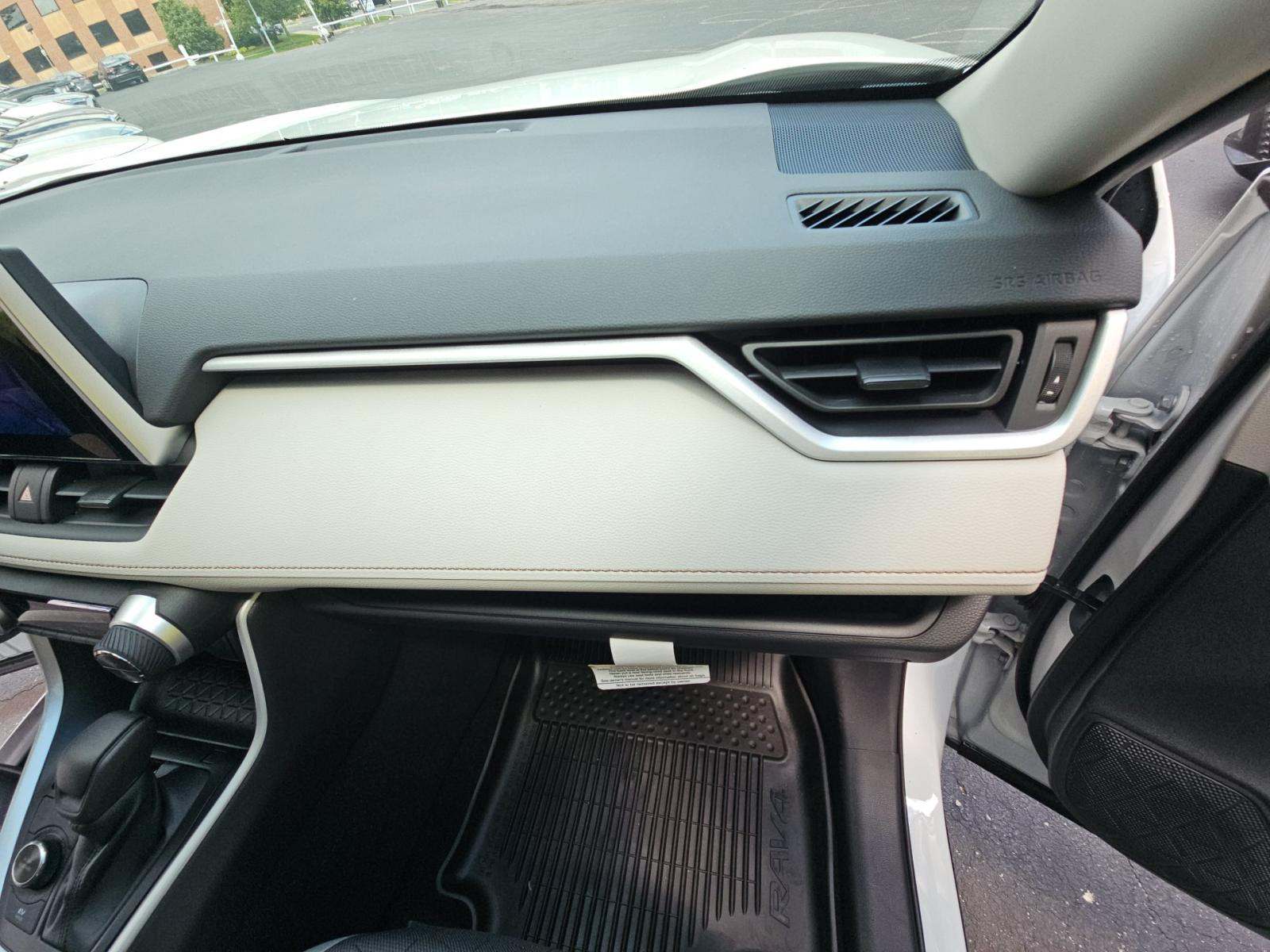 2025 Toyota RAV4 Hybrid XLE AWD
