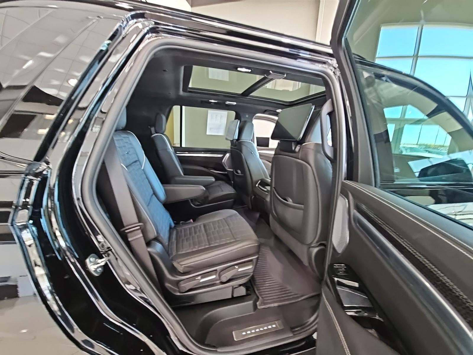 2025 Cadillac Escalade V-Series AWD