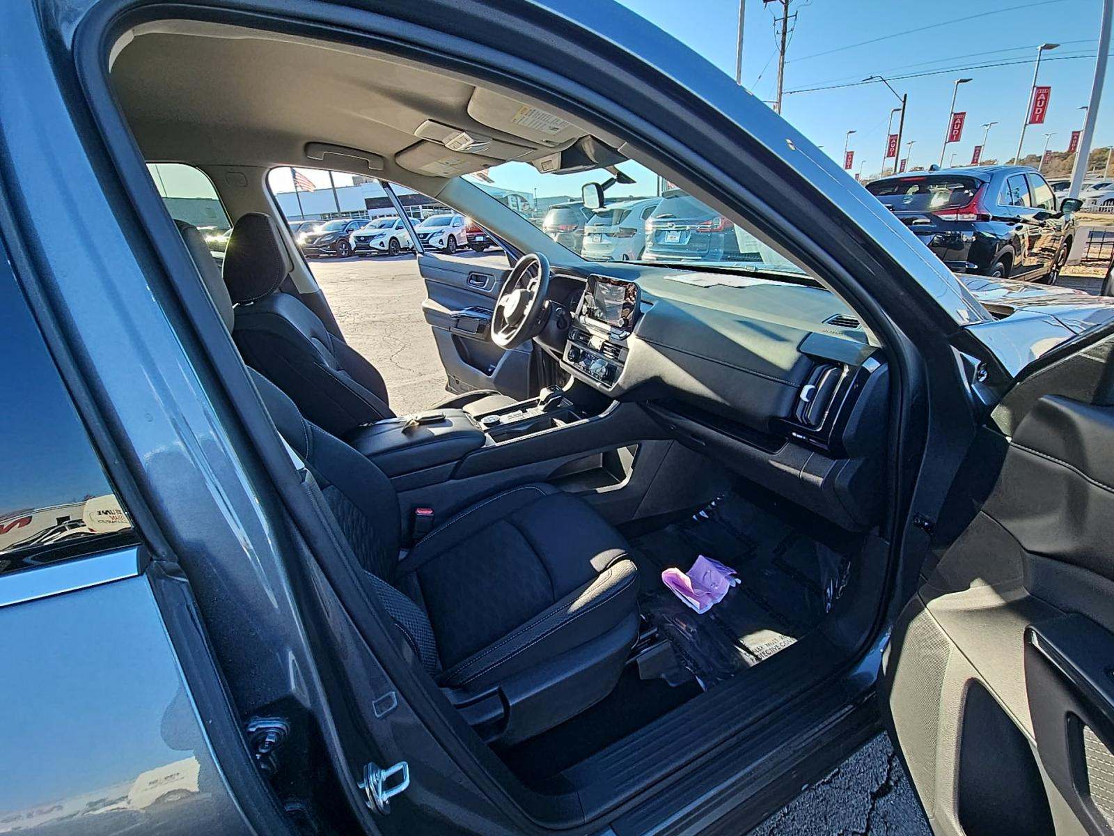 2024 Nissan Pathfinder S AWD