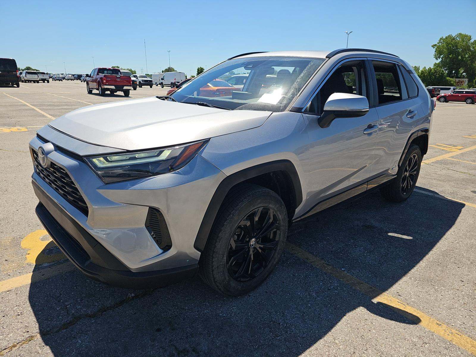 2022 Toyota RAV4 Hybrid SE AWD