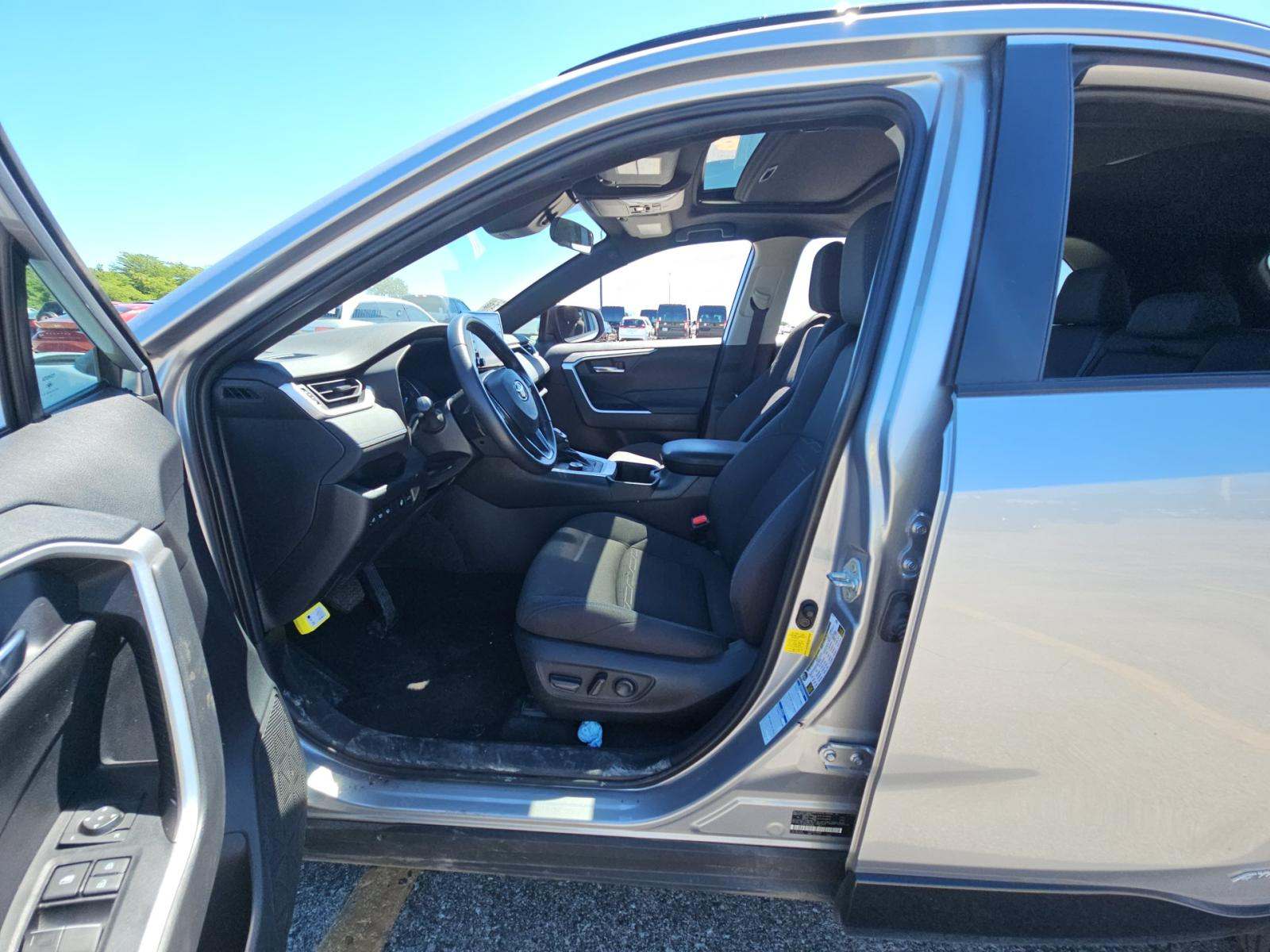 2022 Toyota RAV4 Hybrid SE AWD