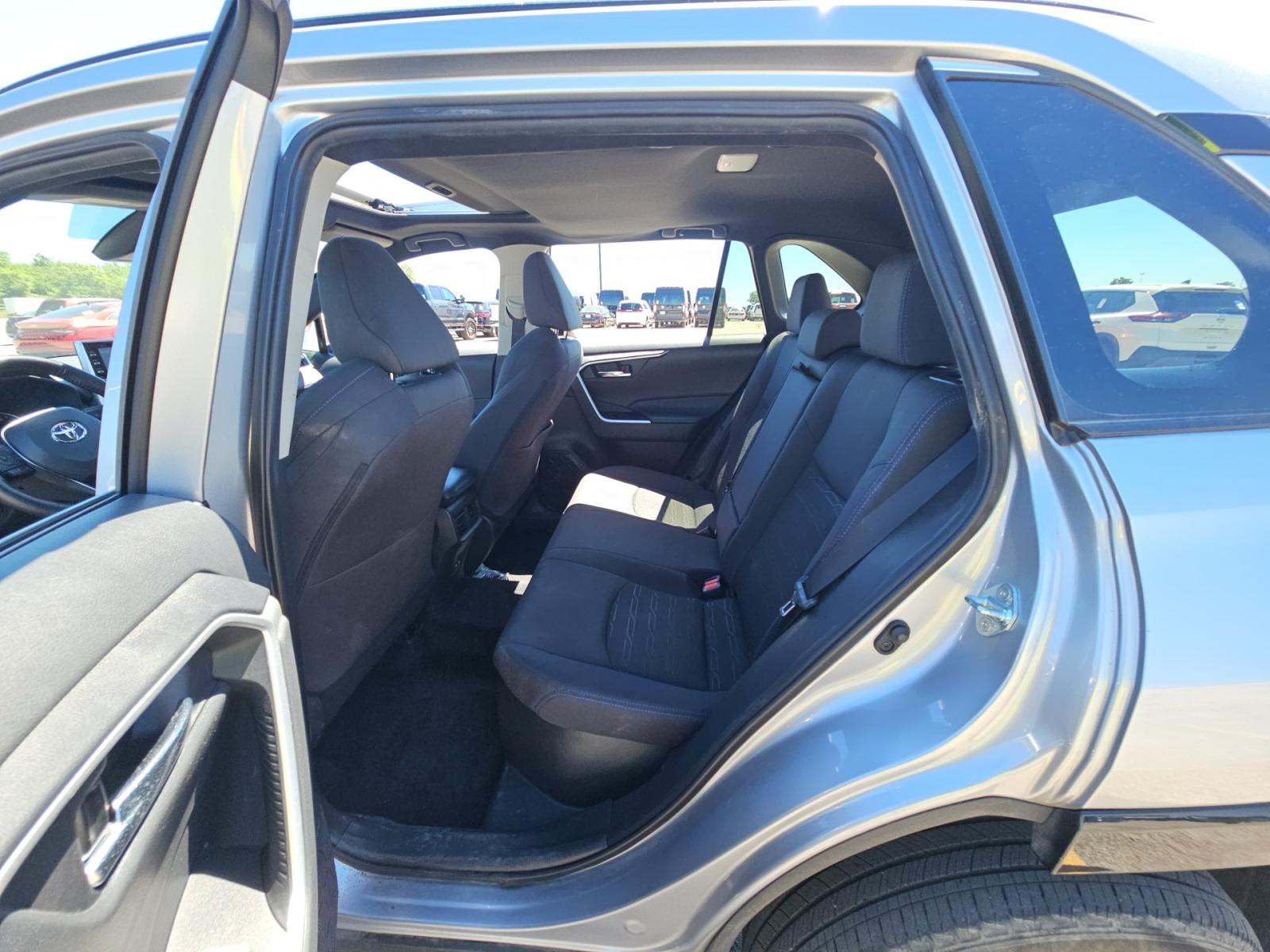 2022 Toyota RAV4 Hybrid SE AWD