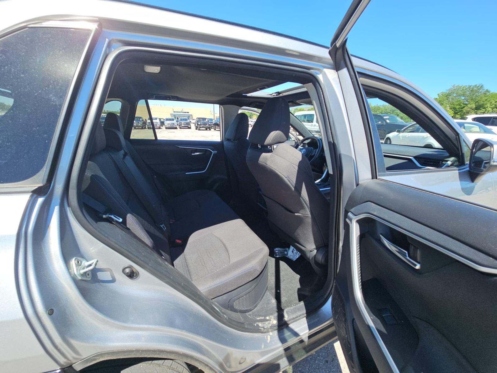 2022 Toyota RAV4 Hybrid SE AWD