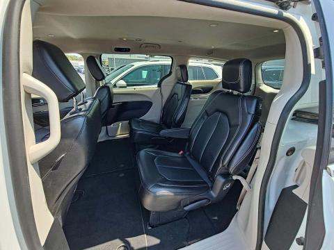 2023 Chrysler Pacifica Touring L FWD