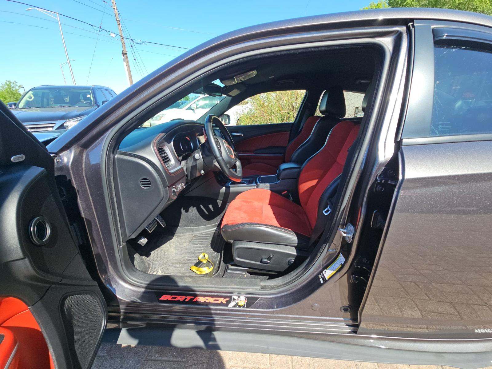 DODGE CHALLENGER - 6