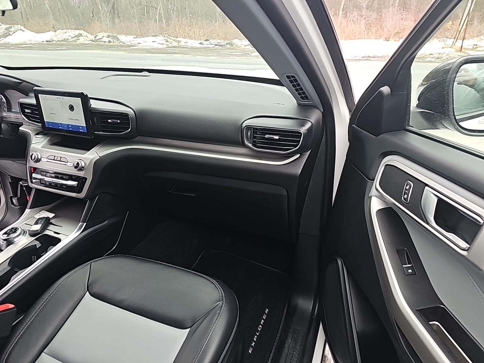 2023 Ford Explorer XLT AWD