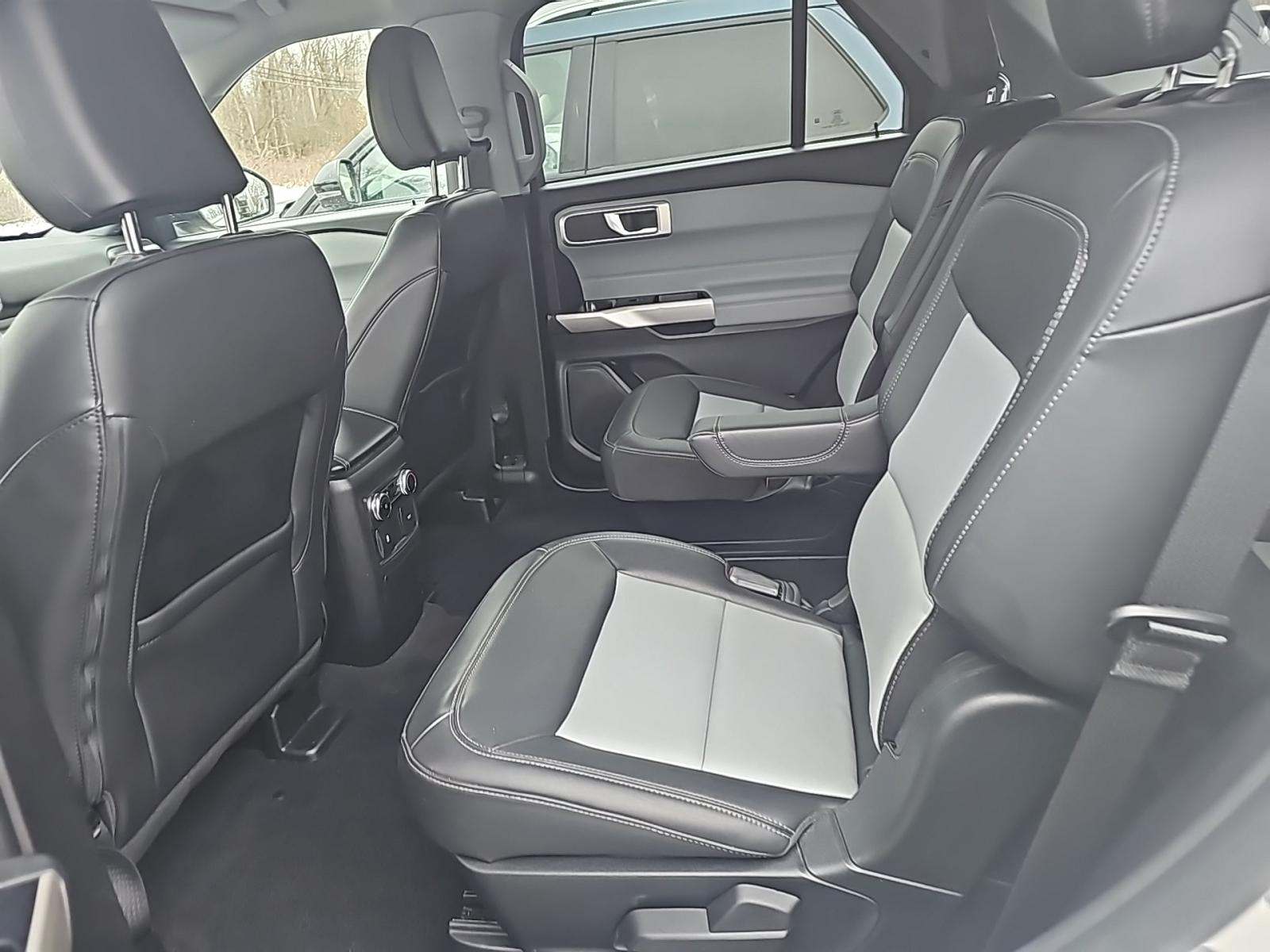 2023 Ford Explorer XLT AWD