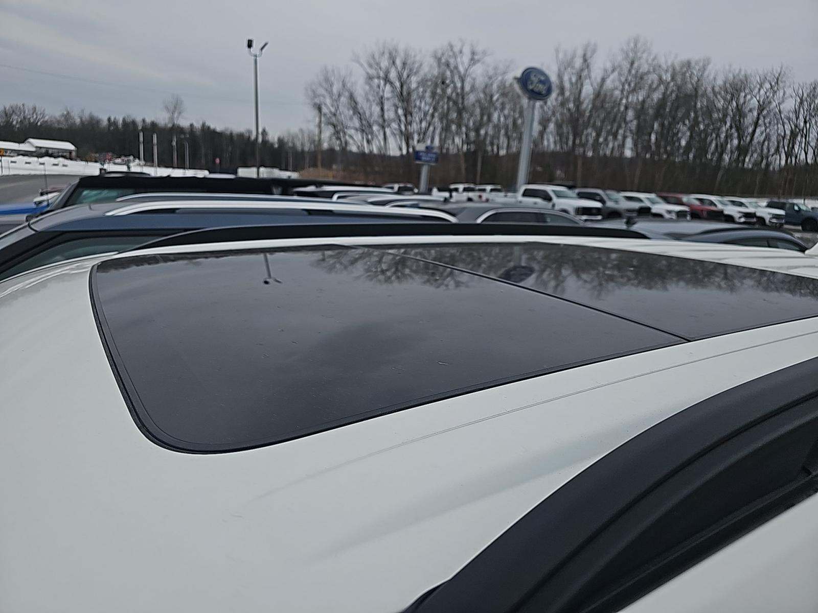 2023 Ford Explorer XLT AWD