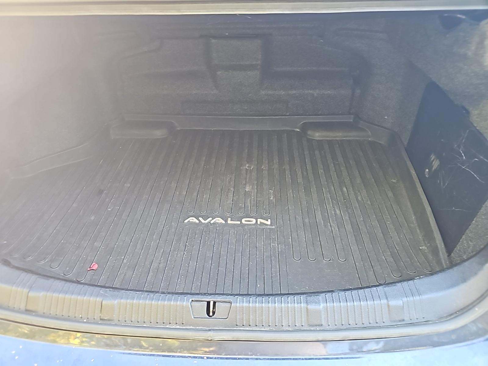 2015 Toyota Avalon Hybrid Limited FWD