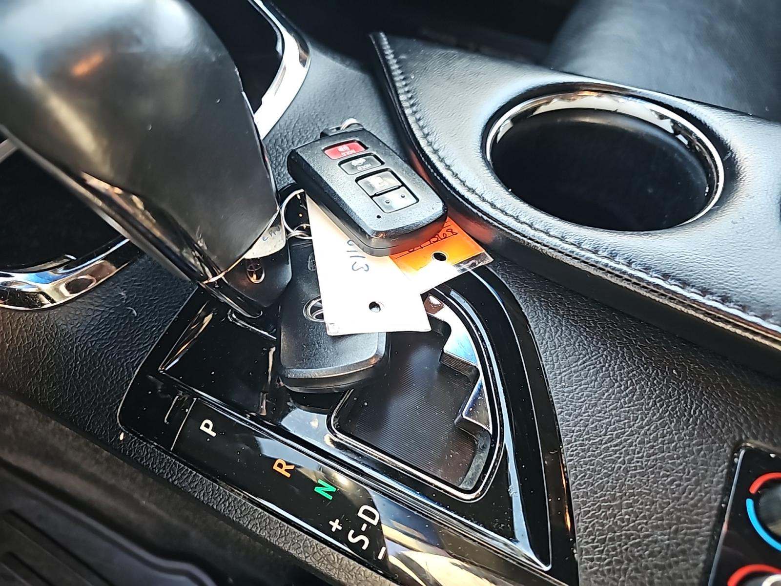 2015 Toyota Avalon Hybrid Limited FWD