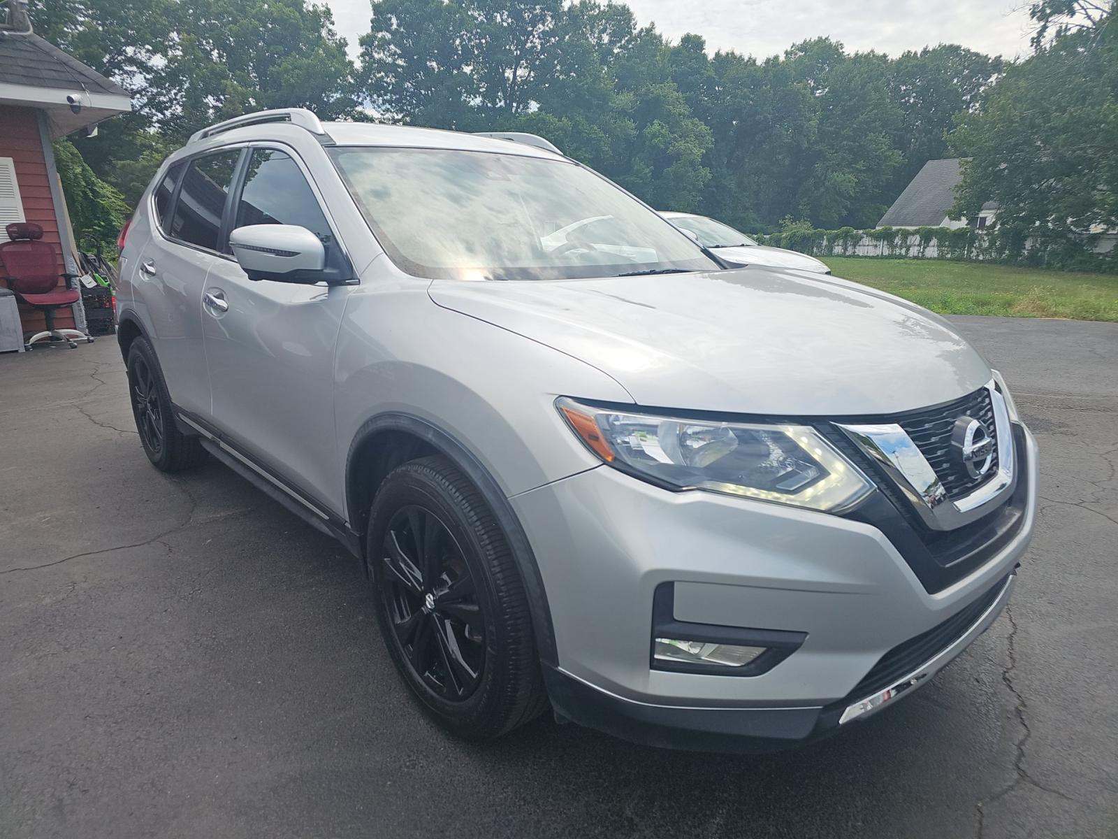 2017 Nissan Rogue SL FWD