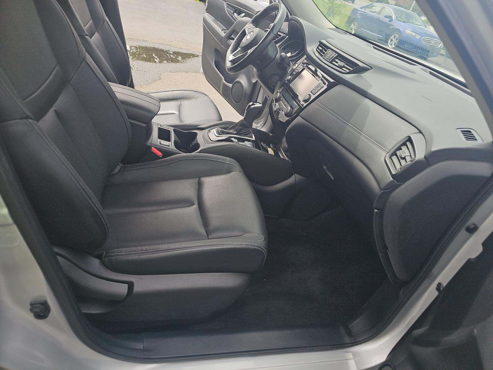 2017 Nissan Rogue SL FWD