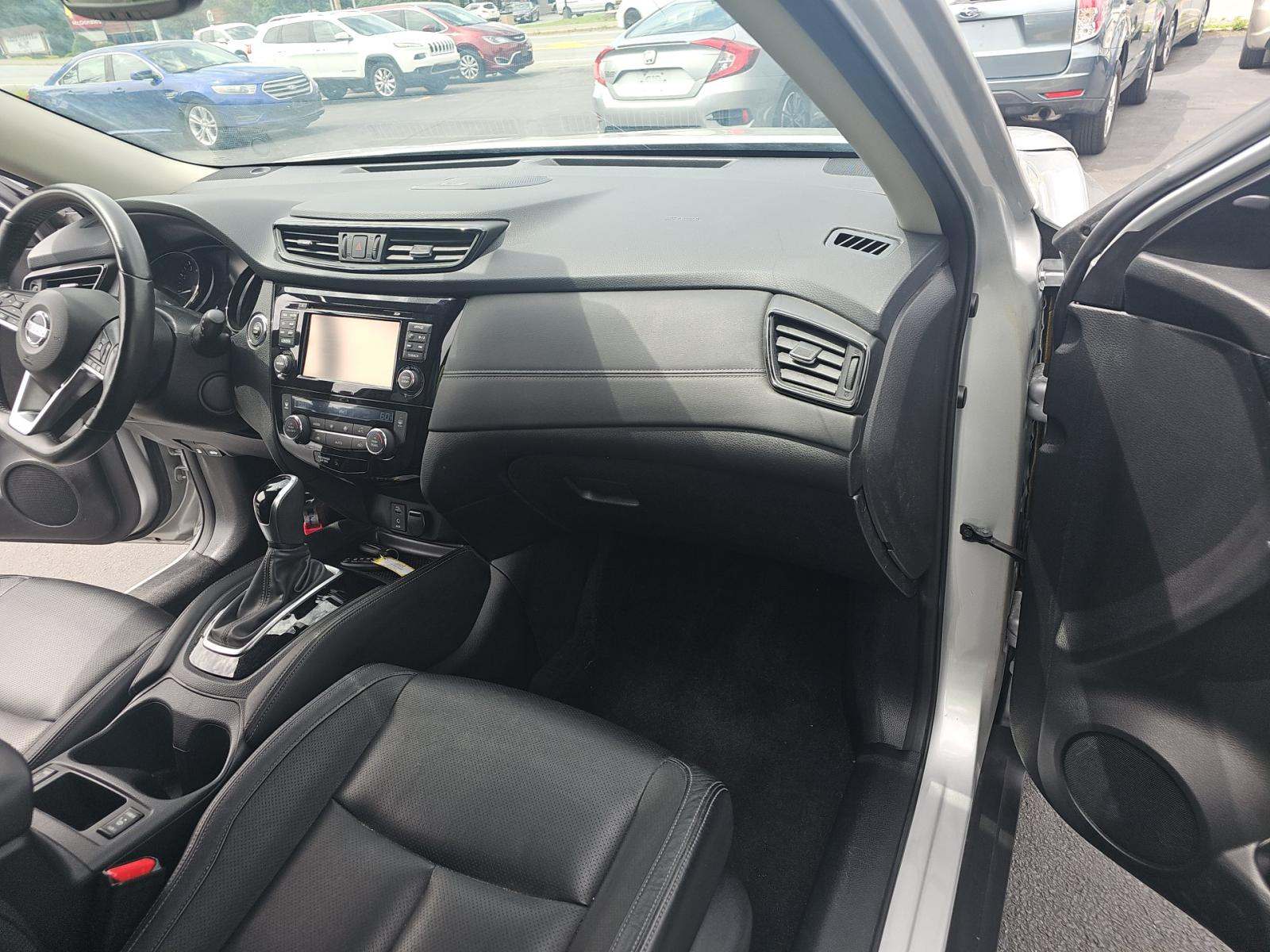 2017 Nissan Rogue SL FWD