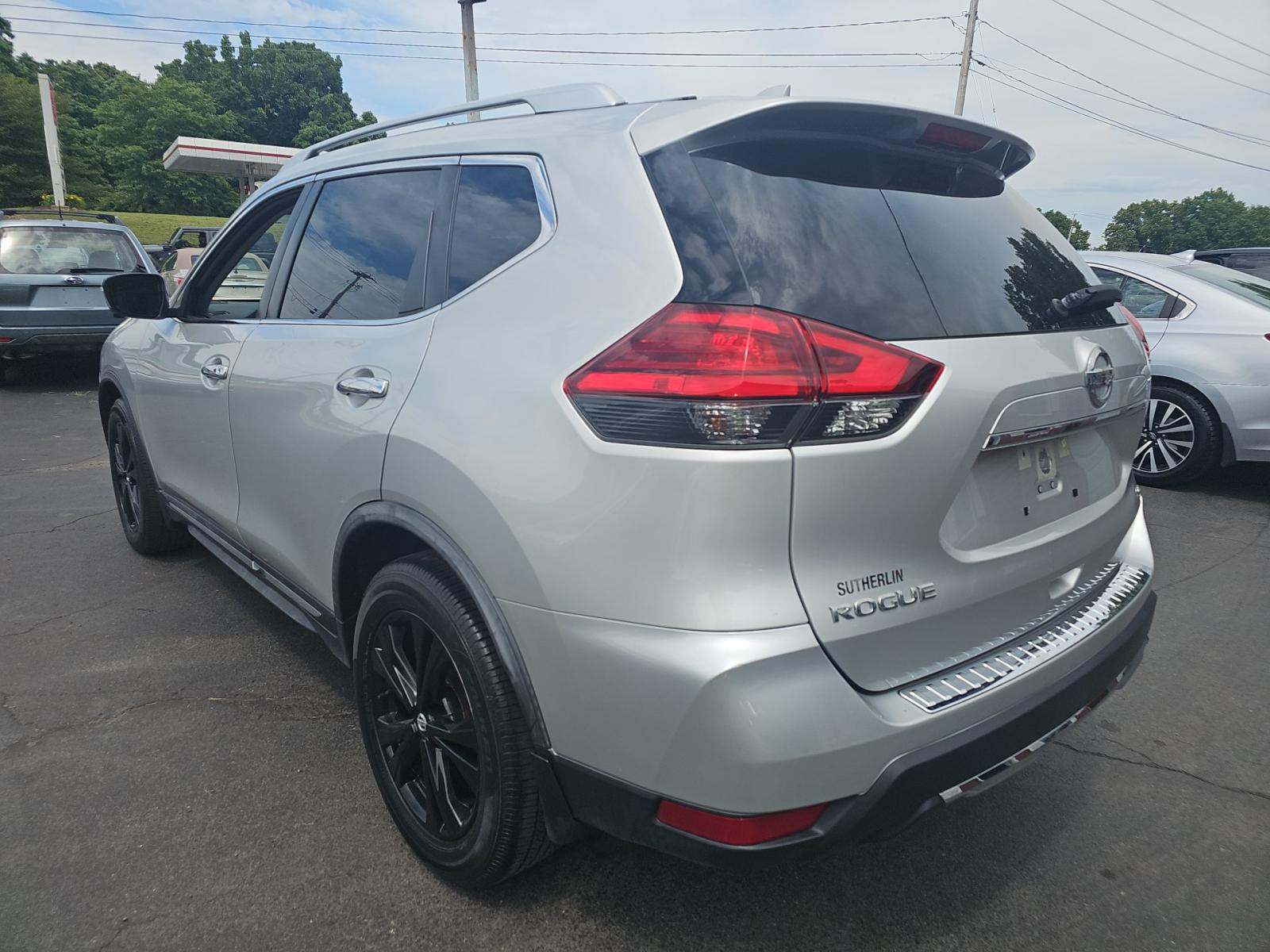2017 Nissan Rogue SL FWD