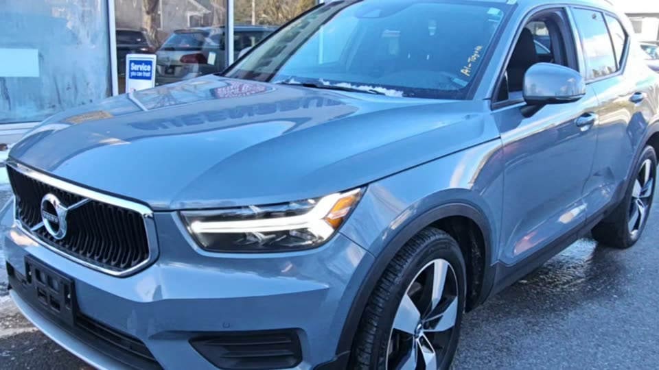 2020 Volvo XC40 T5 Momentum