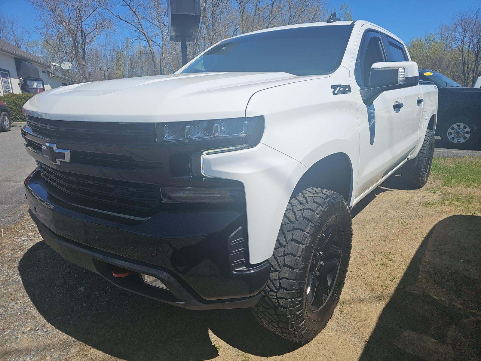 CHEVROLET SILVERADO - 1