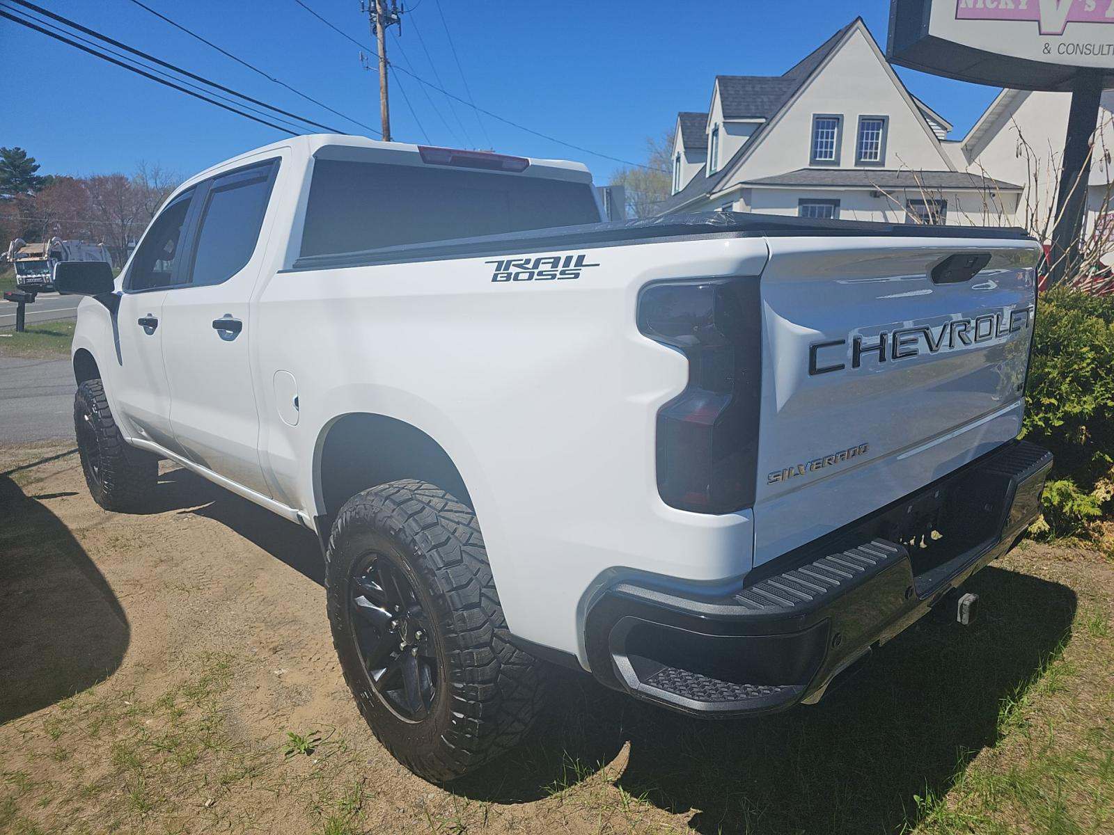 CHEVROLET SILVERADO - 2