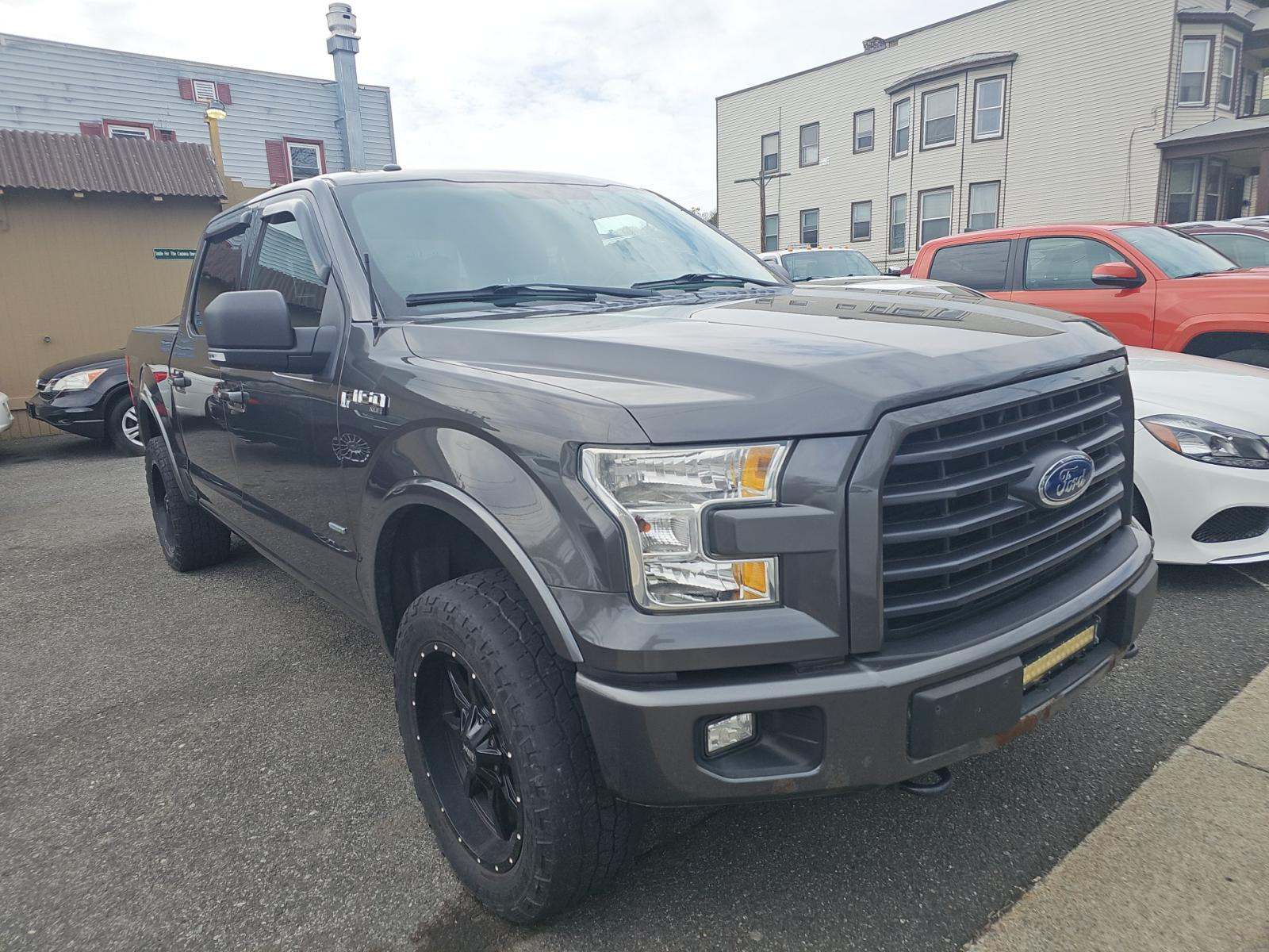 FORD F-150 - 4