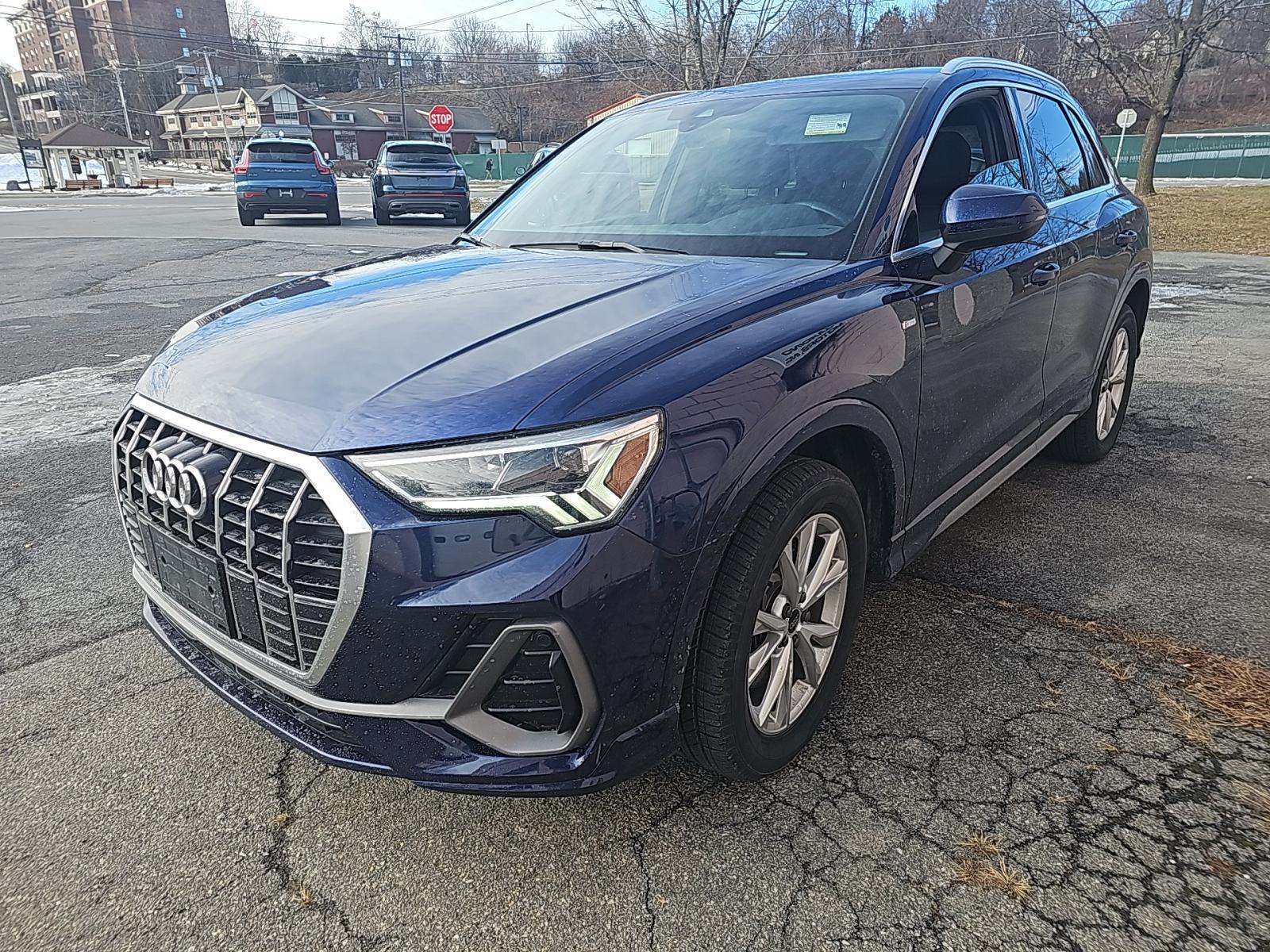 2023 Audi Q3 S line Premium