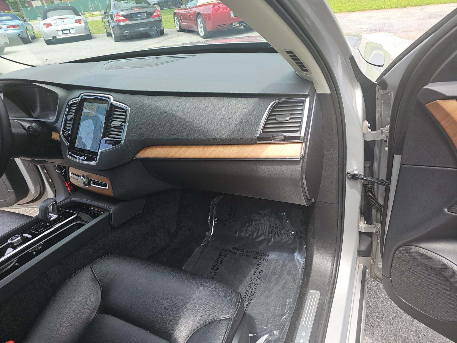 2023 Volvo XC90 B6 Plus AWD