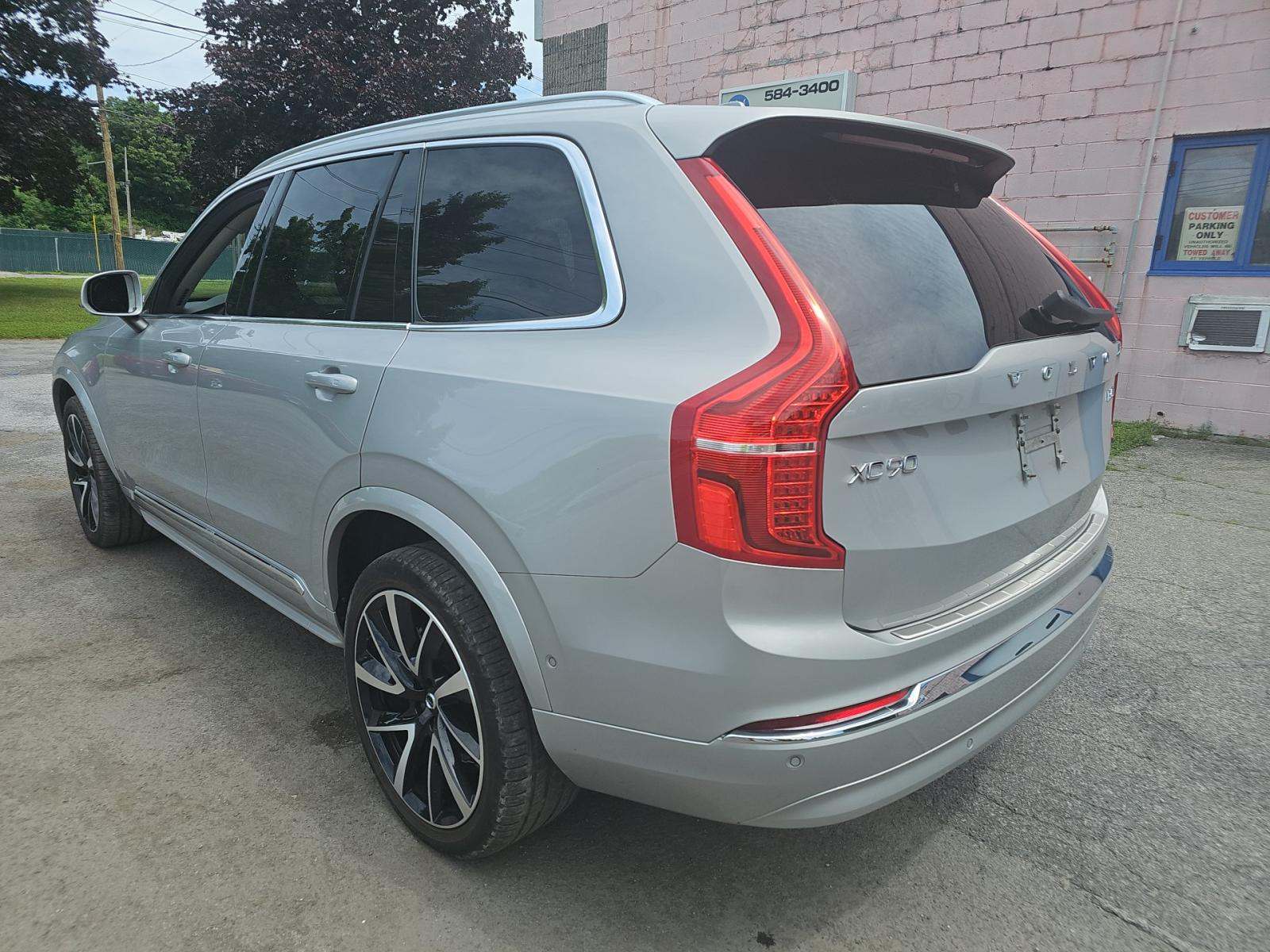 2023 Volvo XC90 B6 Plus AWD