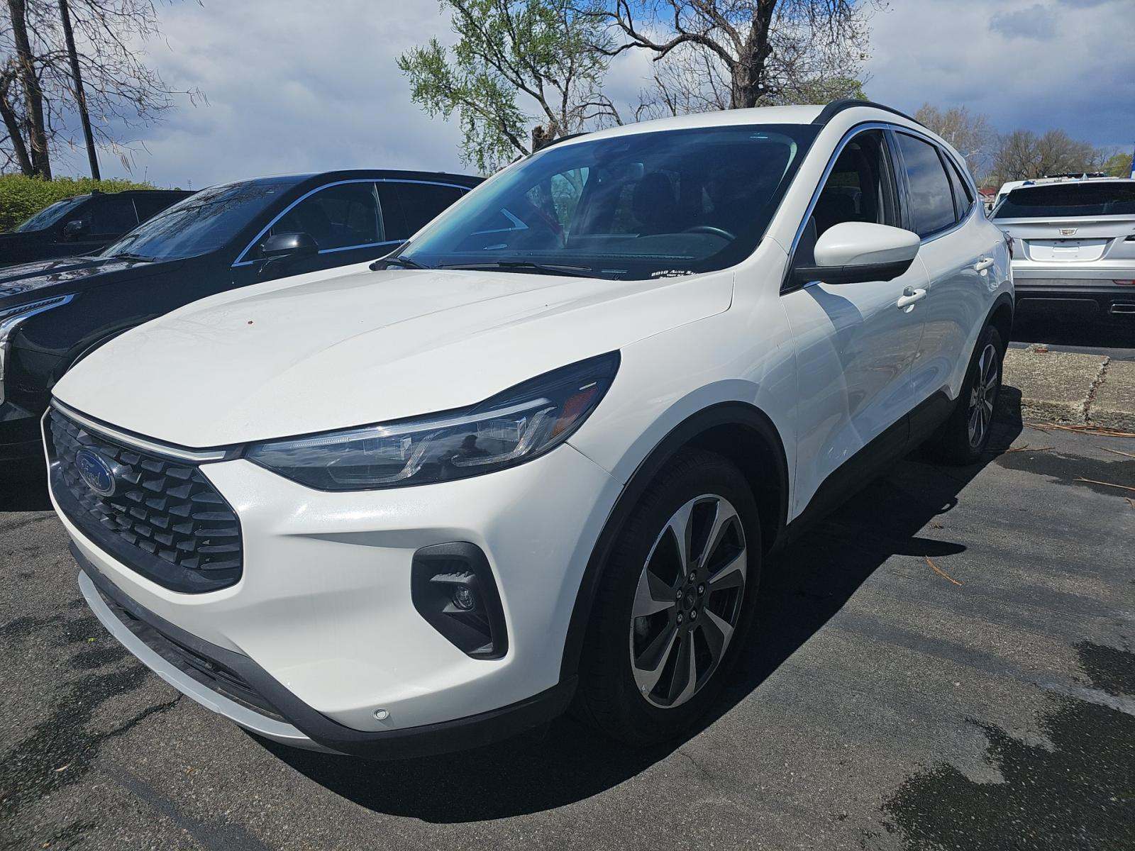 FORD ESCAPE - 1