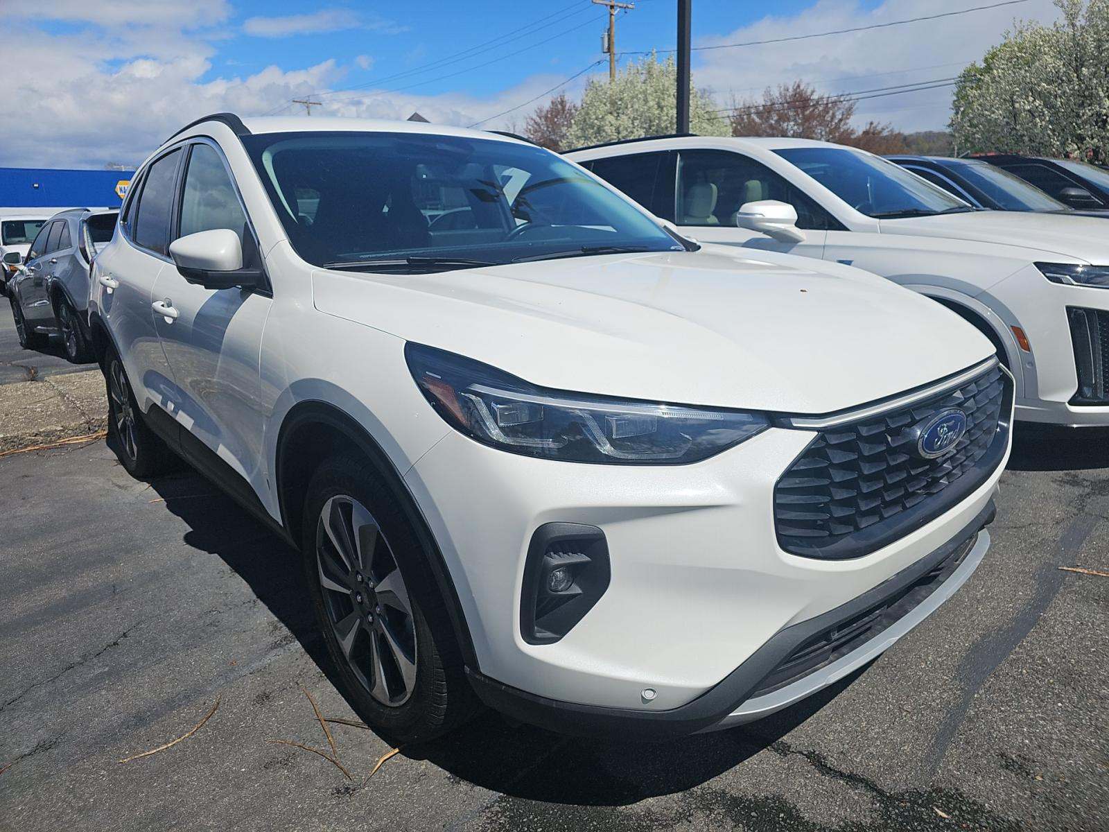 FORD ESCAPE - 4