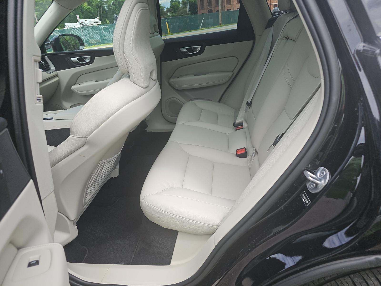 2023 Volvo XC60 B5 Core AWD