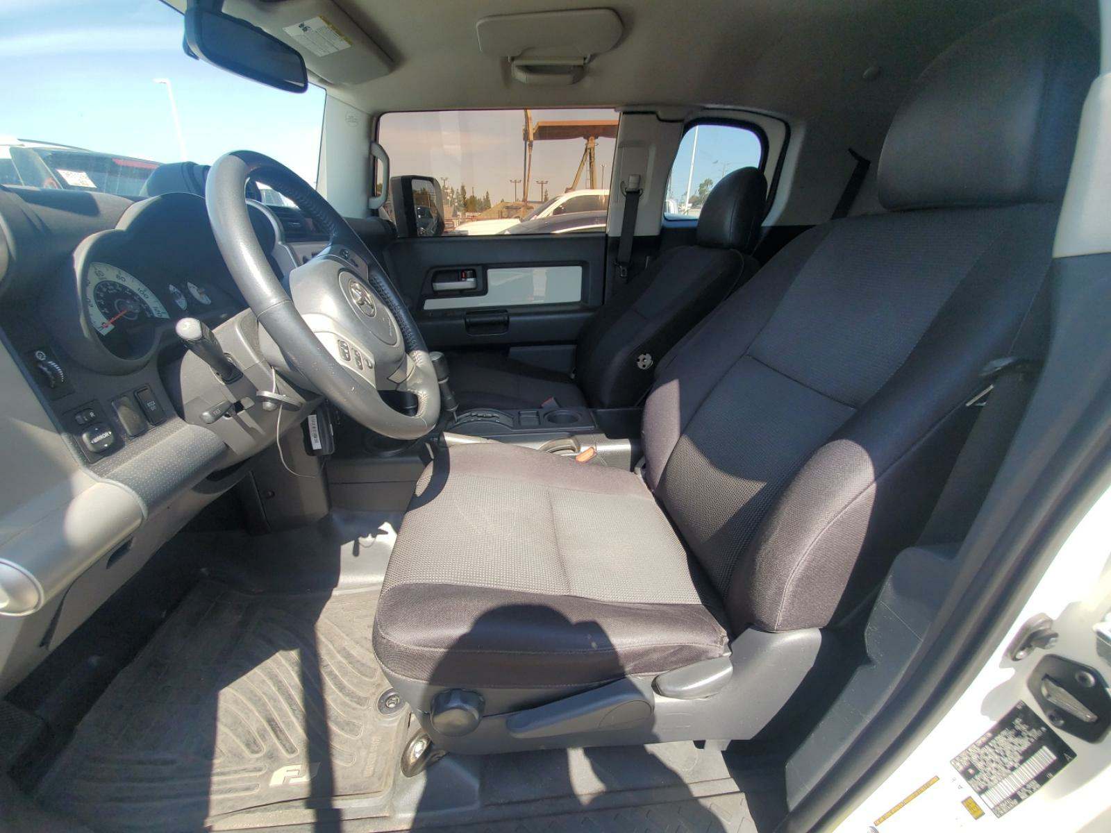 2014 Toyota FJ Cruiser Base AWD